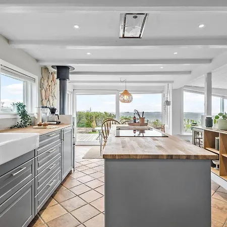 Cozy In V With Wifi 度假居 *